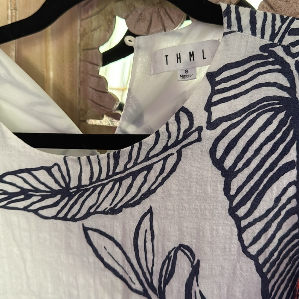 T H M L white navy print shift dress contrasting embroidered flutter sleeves - Picture 6 of 12
